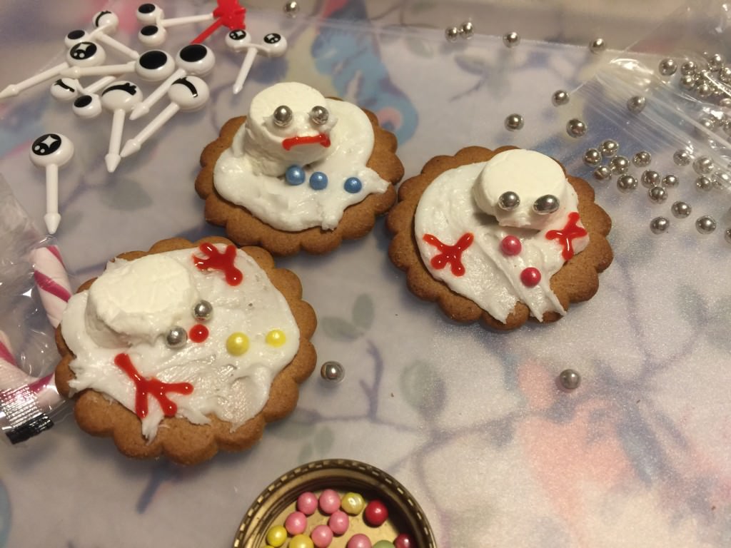 Melted snowman biscuits
