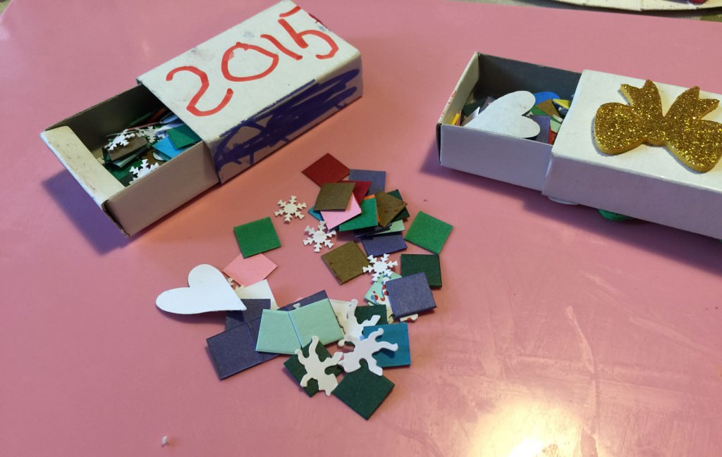 make your own New YEar confetti box