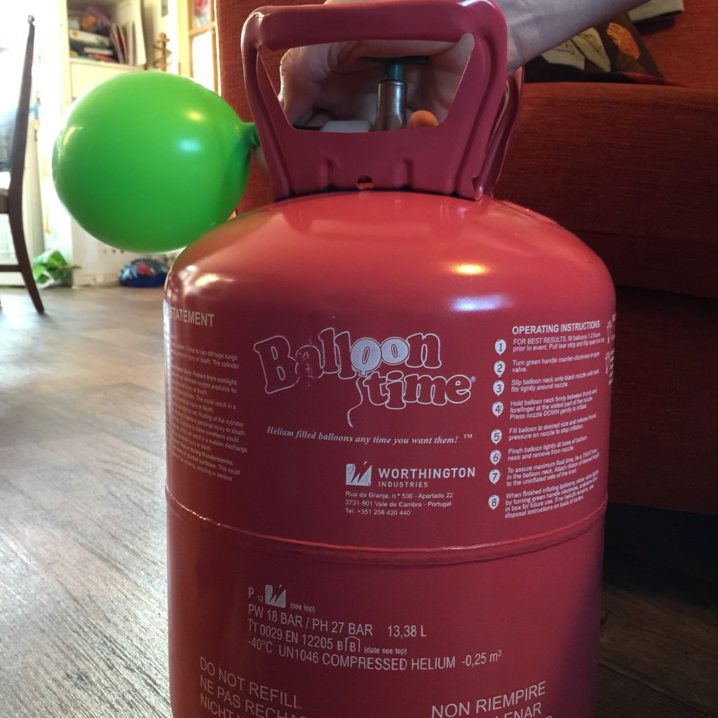 Balloon Time kit consisting of portable helium tank, balloons and string