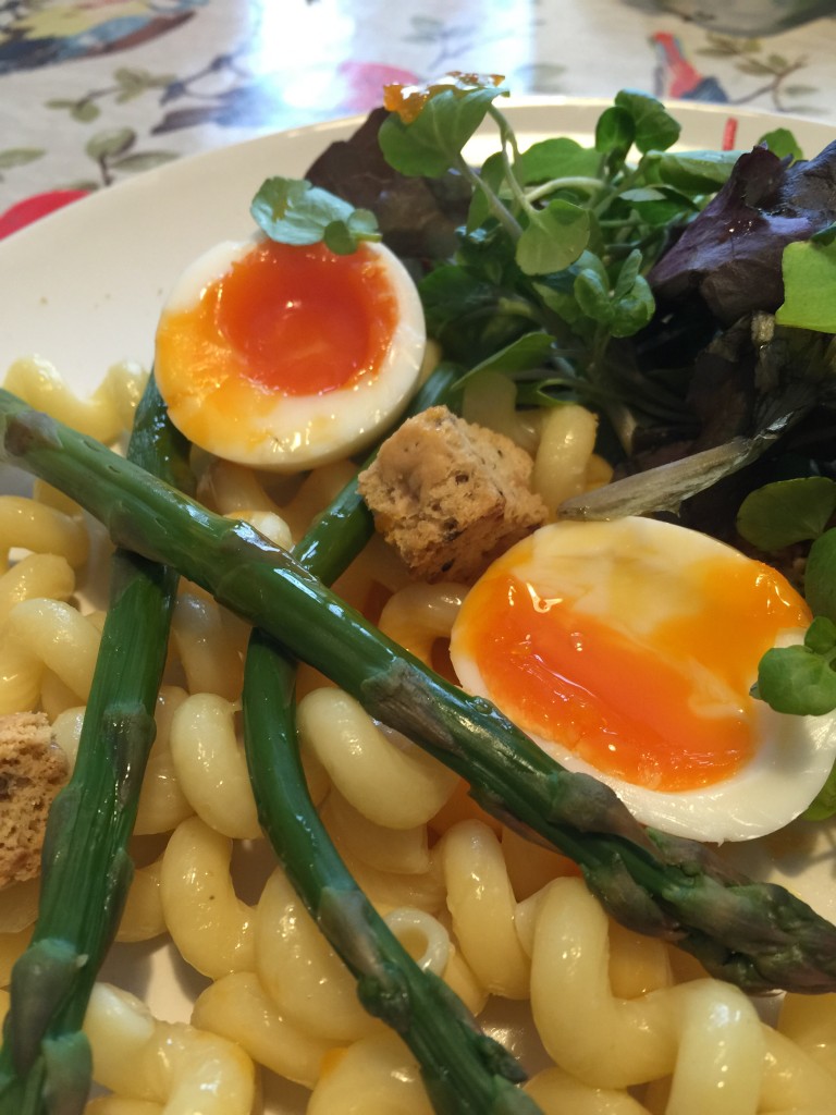 asparagus and egg salad